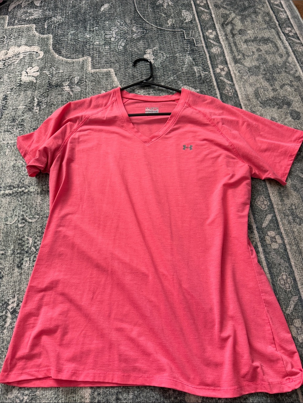 Under Armour Women's Coral Pink V-Neck Short Sleeve Tee